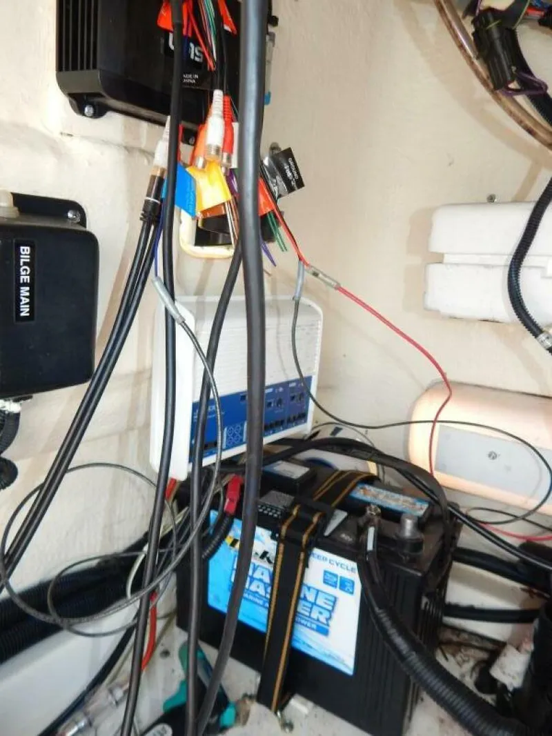 Slide: The Image of Boston Whaler 190 Montauk 2020 - 5506567