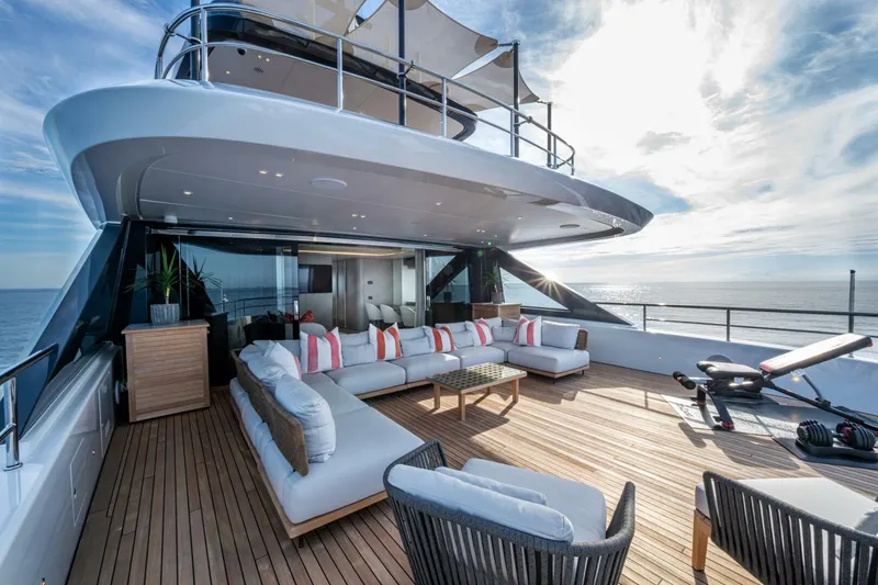 Slide: The Image of Benetti 34M OASIS 2023 - 5506952
