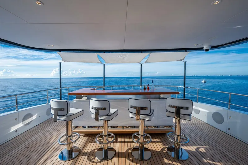 Slide: The Image of Benetti 34M OASIS 2023 - 5507069