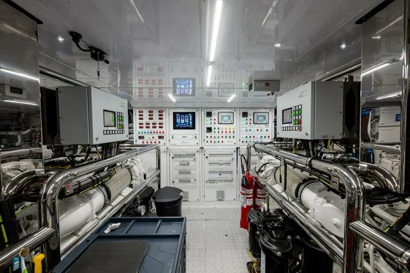 Slide: The Image of Benetti 34M OASIS 2023 - 5507121