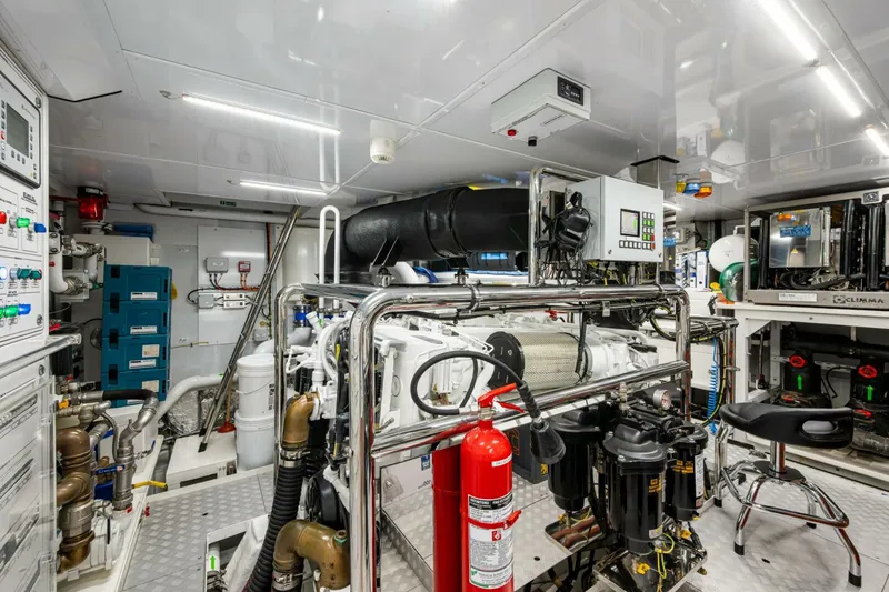 Slide: The Image of Benetti 34M OASIS 2023 - 5507126