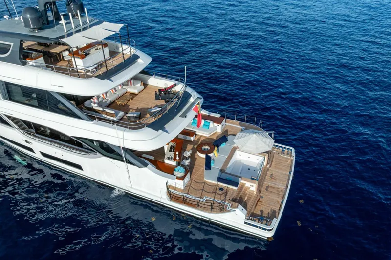 Slide: The Image of Benetti 34M OASIS 2023 - 5506779
