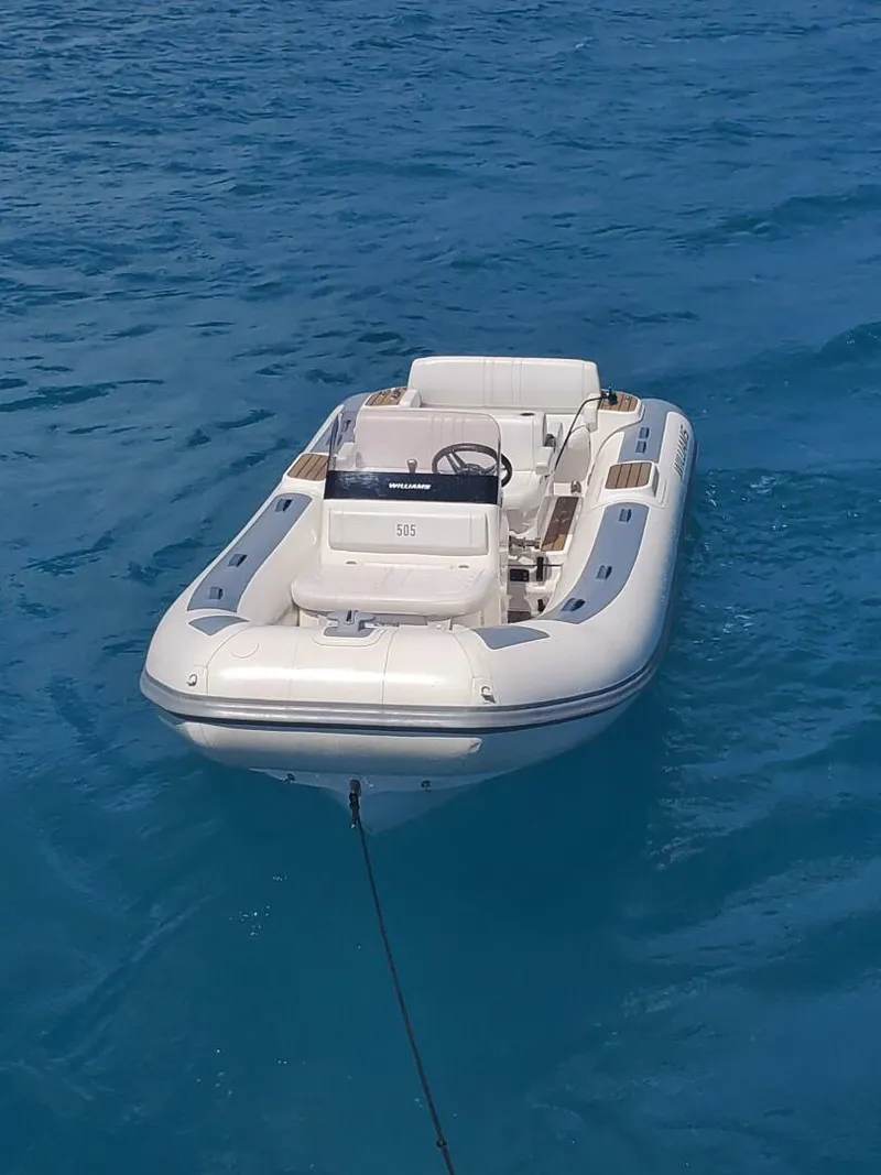 Slide: The Image of Benetti 34M OASIS 2023 - 5507167