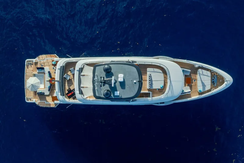 Slide: The Image of Benetti 34M OASIS 2023 - 7647424