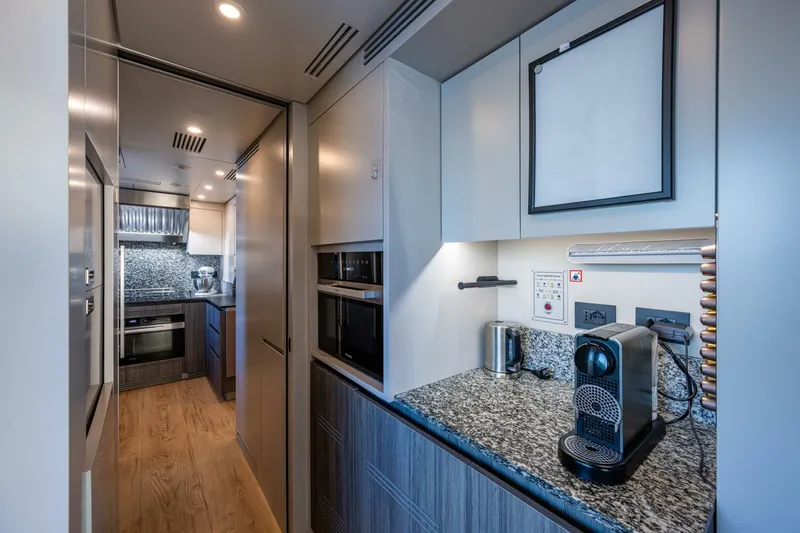 Slide: The Image of Benetti 34M OASIS 2023 - 5506810