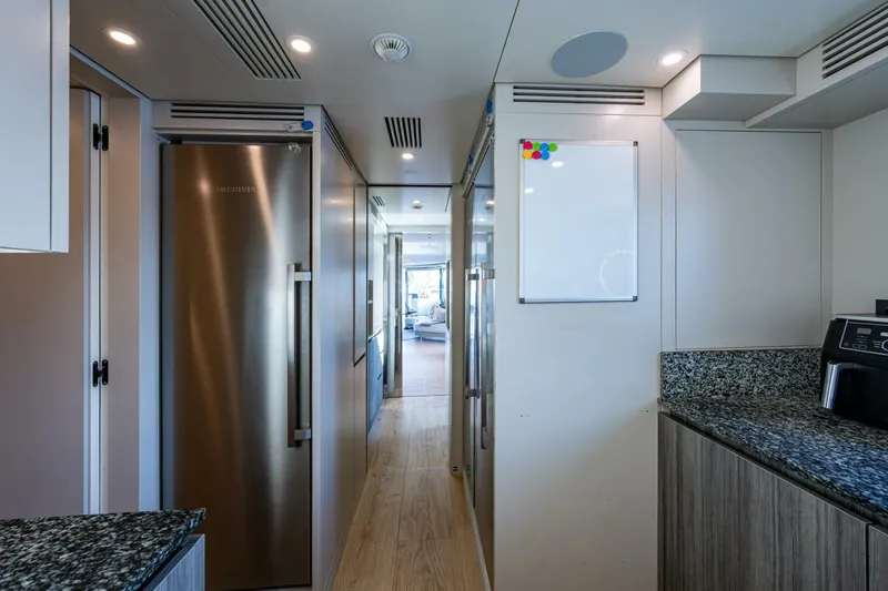 Slide: The Image of Benetti 34M OASIS 2023 - 5506822