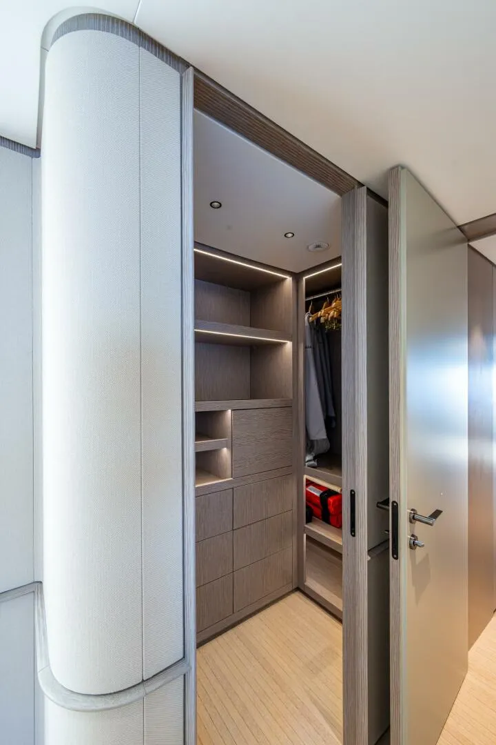 Slide: The Image of Benetti 34M OASIS 2023 - 5506877