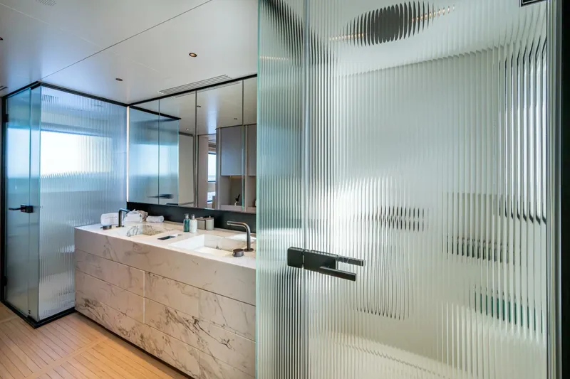 Slide: The Image of Benetti 34M OASIS 2023 - 5506879