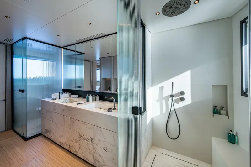 Slide: The Image of Benetti 34M OASIS 2023 - 5506882