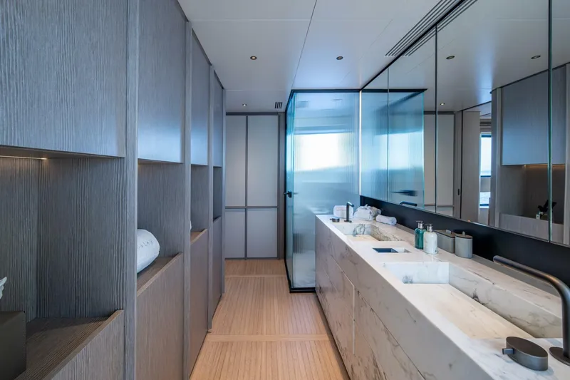 Slide: The Image of Benetti 34M OASIS 2023 - 5506885