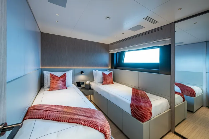 Slide: The Image of Benetti 34M OASIS 2023 - 5506903