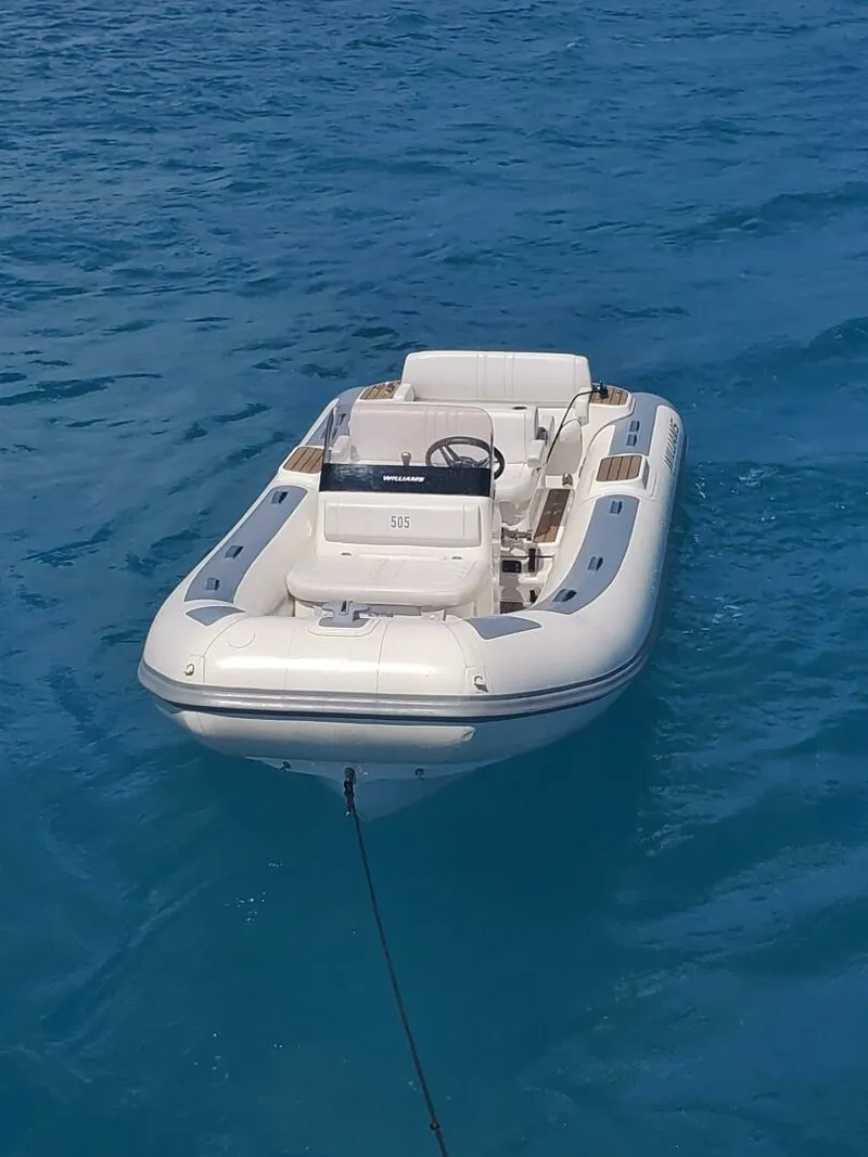 Slide: The Image of Benetti 34M OASIS 2023 - 7647552