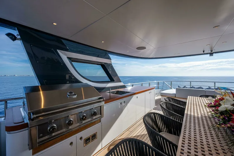Slide: The Image of Benetti 34M OASIS 2023 - 7647525