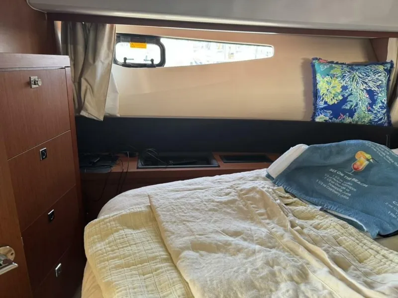 Slide: The Image of Jeanneau Velasco 37F 2016 - 5507916