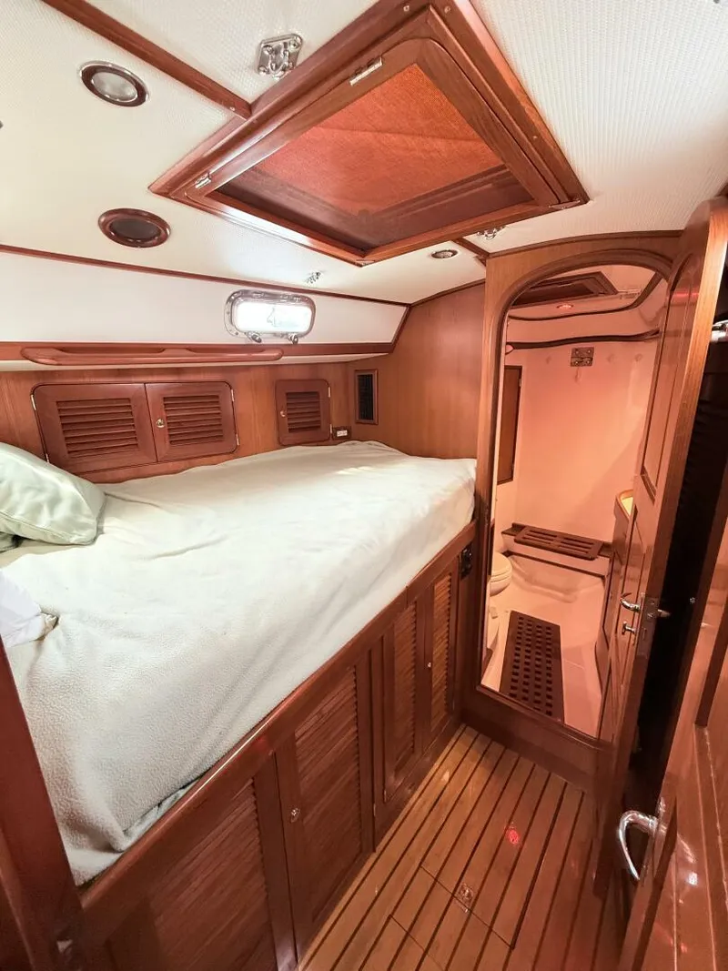 Slide: The Image of Hylas 46 Center Cockpit 2008 - 5549669