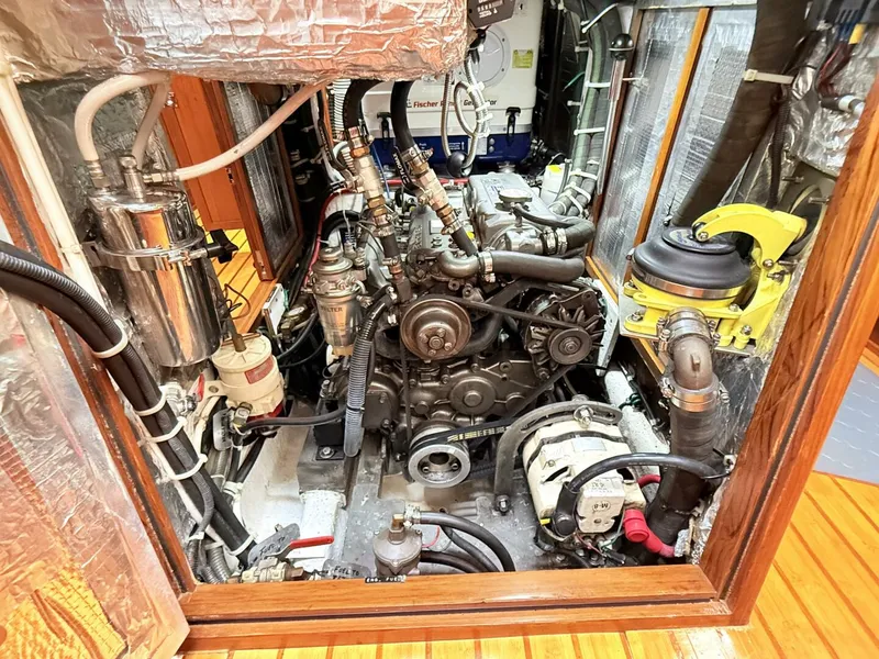 Slide: The Image of Hylas 46 Center Cockpit 2008 - 5549677