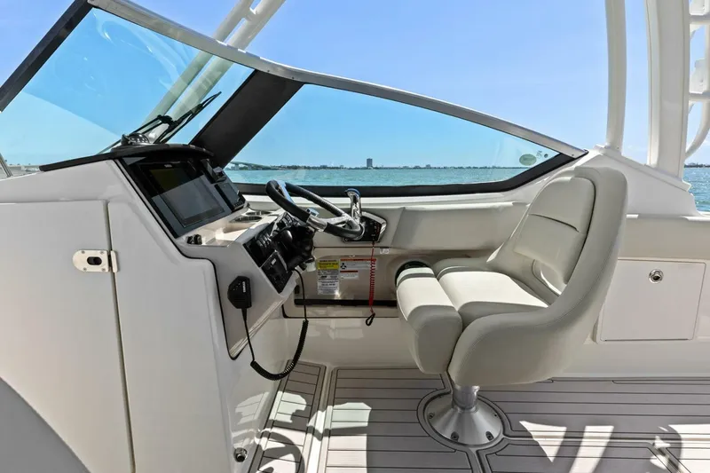 Slide: The Image of 2023 Boston Whaler 240 Vantage - Helm Seating - 5538680