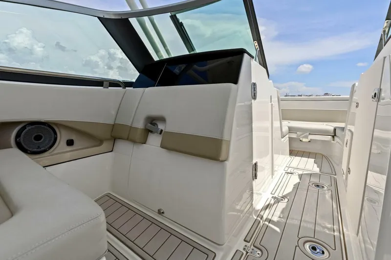 Slide: The Image of 2023 Boston Whaler 240 Vantage - Head Access - 5538685