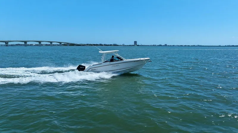 Slide: The Image of 2023 Boston Whaler 240 Vantage - Profile Starboard - 5538645