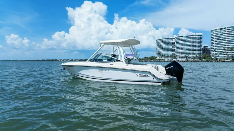 Slide: The Image of 2023 Boston Whaler 240 Vantage - Profile Stern 3/4 Port - 5538635