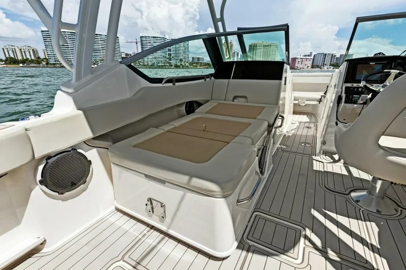 Slide: The Image of 2023 Boston Whaler 240 Vantage - Cockpit - 5538690