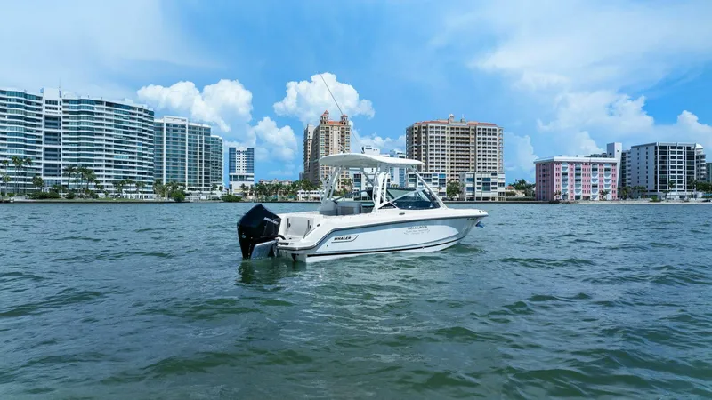 Slide: The Image of 2023 Boston Whaler 240 Vantage - Profile Stern 3/4 Starboard - 5538627