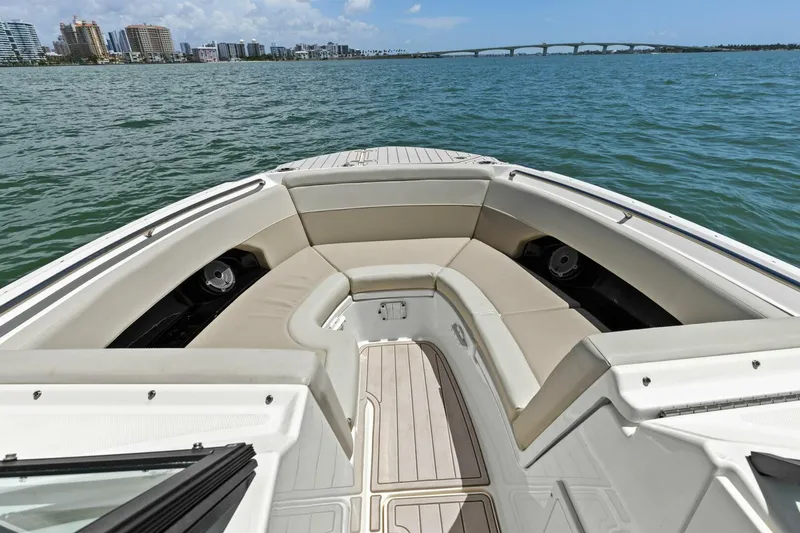 Slide: The Image of 2023 Boston Whaler 240 Vantage- Bow - 5538667