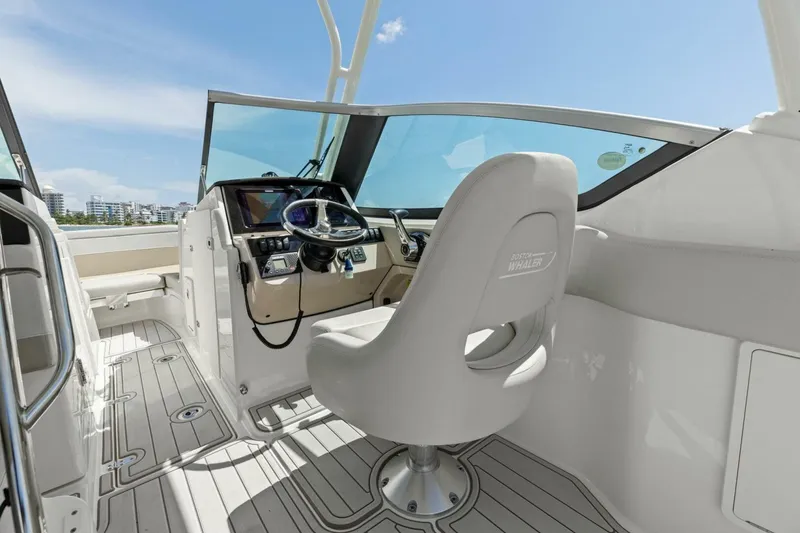 Slide: The Image of 2023 Boston Whaler 240 Vantage - Helm Seating - 5538710