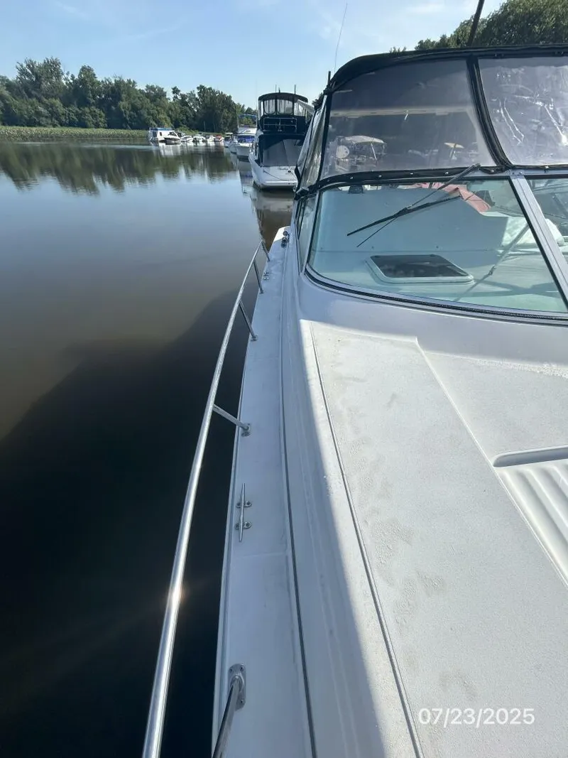 Slide: The Image of 40' Trojan starboard side deck2 - 5509188