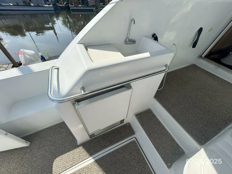 Slide: The Image of 40' Trojan aftdeck wetbar - 5509194