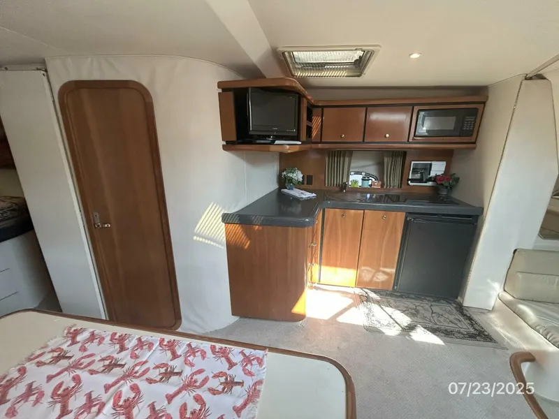 Slide: The Image of 40' Trojan salon starboard - 5509184