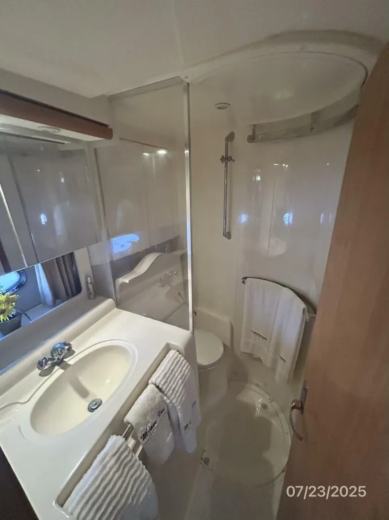 Slide: The Image of 40' Trojan head-shower - 5509165