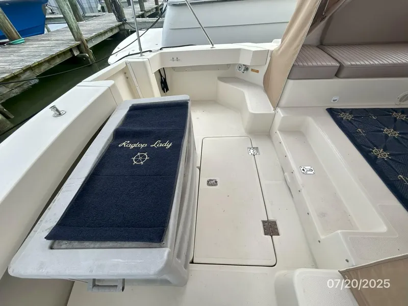 Slide: The Image of 34' Mainship cockpit port - 5509373