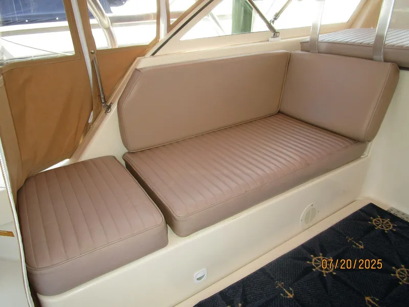 Slide: The Image of 34' Mainship upper deck port aft seating - 5509412