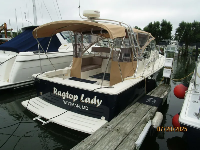 Slide: The Image of 34' Mainship starboard aft profile - 5509404