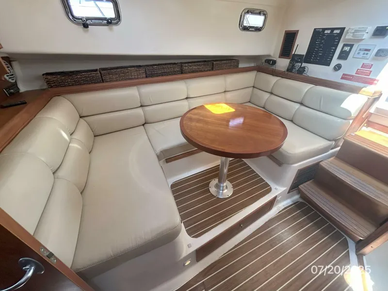 Slide: The Image of 34' Mainship salon starboard seating - 5509400