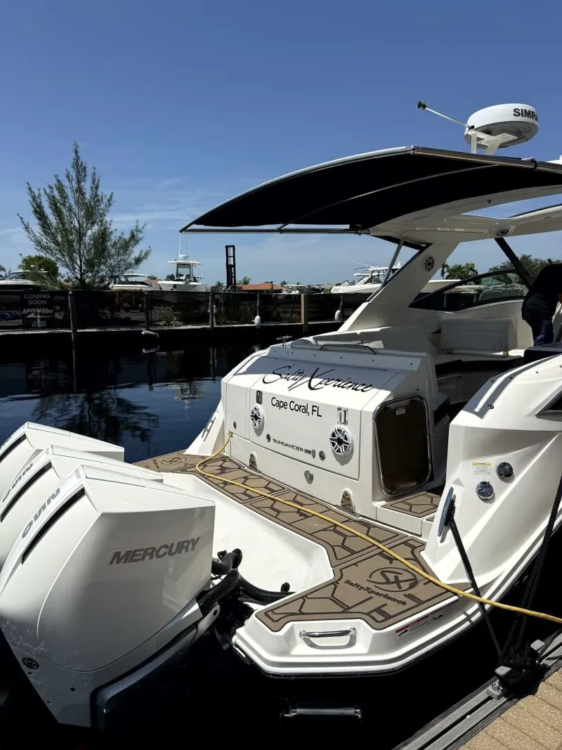 Slide: The Image of Sea Ray 320 OB 2020 - 5510170