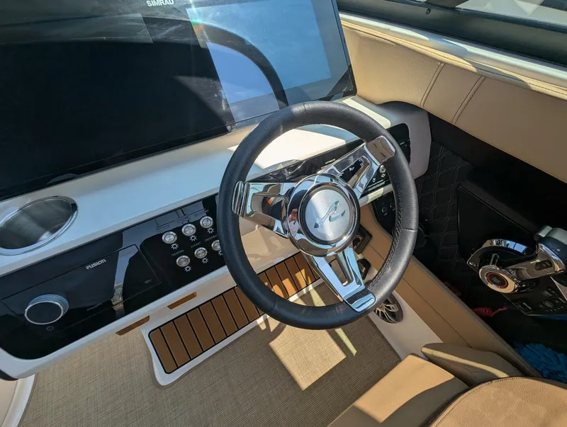 Slide: The Image of Sea Ray 280 SLX 2023 - 5509946