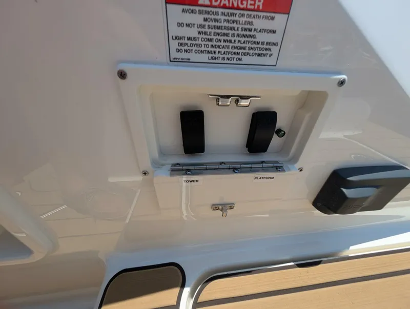 Slide: The Image of Sea Ray 280 SLX 2023 - 5510012