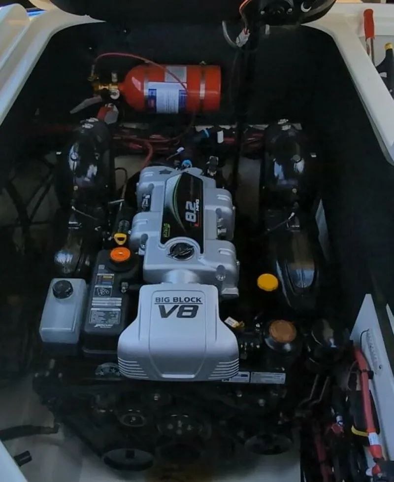 Slide: The Image of Sea Ray 280 SLX 2023 - 5510017