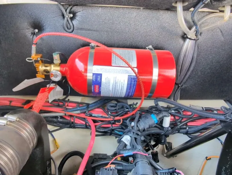 Slide: The Image of Sea Ray 280 SLX 2023 - 5510018