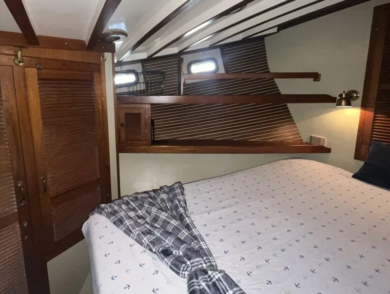 Slide: The Image of Kadey-Krogen 42 1987 - 5509936