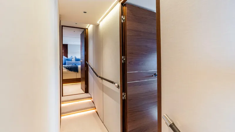 Slide: The Image of Princess X80 2024 - 5512191