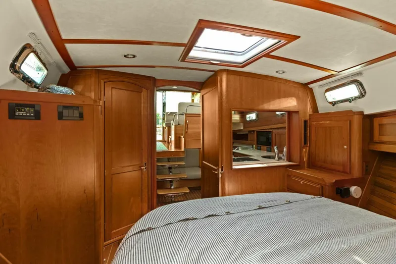 Slide: The Image of 2013 Sabre 38 Salon Express- FIVE O'CLOCK- Master Stateroom - 5512798