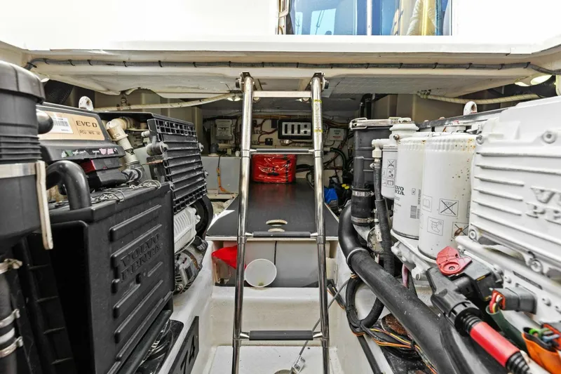 Slide: The Image of 2013 Sabre 38 Salon Express- FIVE O'CLOCK- Engine - 5512807