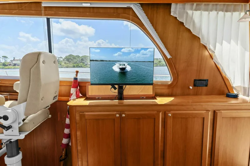 Slide: The Image of 2013 Sabre 38 Salon Express- FIVE O'CLOCK- Helm - 5512778