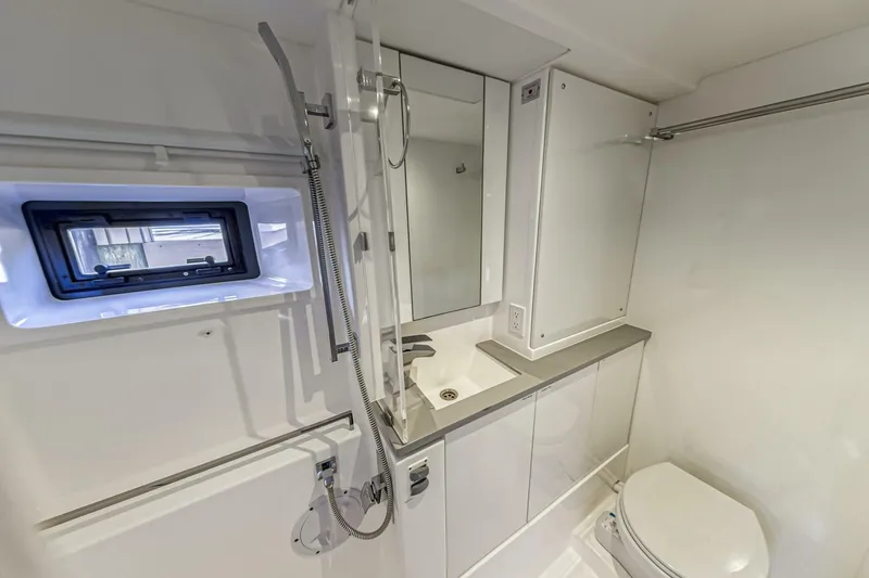 Slide: The Image of Leopard 45 Owners Version 2020 - 5512086