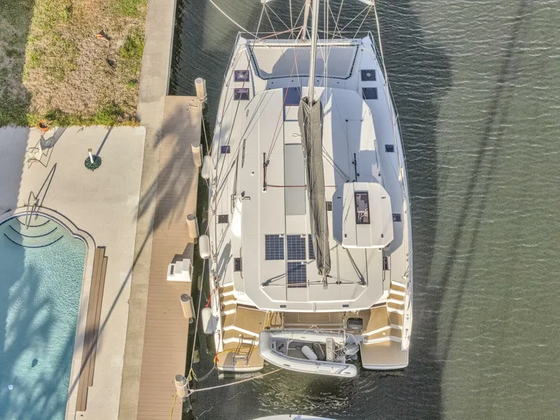 Slide: The Image of Leopard 45 Owners Version 2020 - 5511957