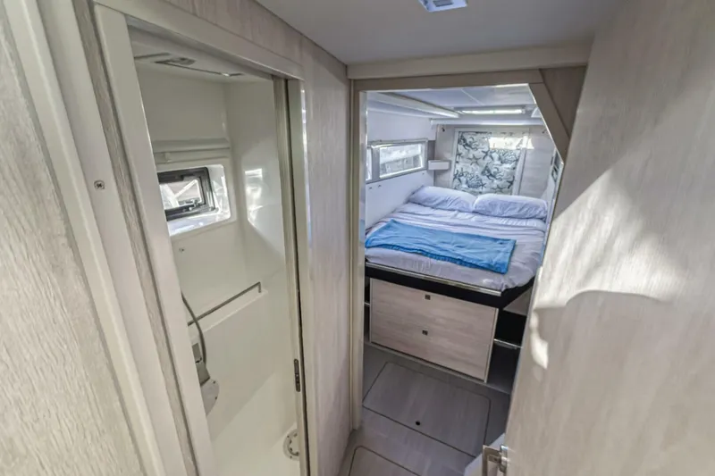 Slide: The Image of Leopard 45 Owners Version 2020 - 5512088