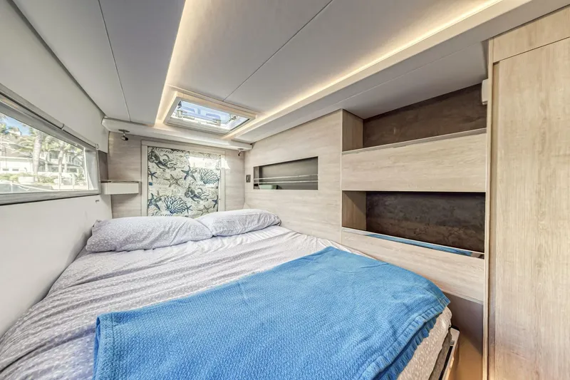 Slide: The Image of Leopard 45 Owners Version 2020 - 5512090